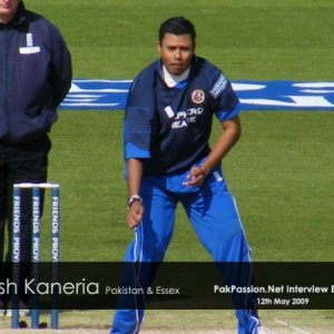 Danish Kaneria in action for Essex May 2009