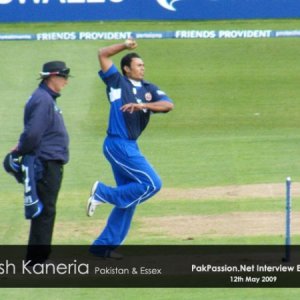 Danish Kaneria in action for Essex May 2009