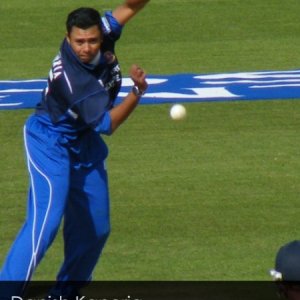 Danish Kaneria in action for Essex May 2009