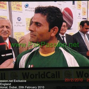 Abdul Razzaq discusses his match winning knock at the presentation ceremony