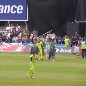 Asif Loosens up at the Oval