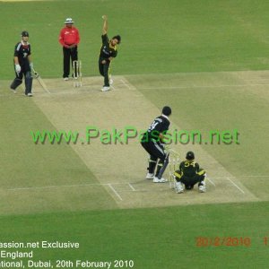 Shahid Afridi bowls to Kevin Pietersen