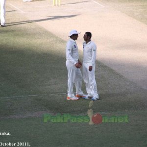 Captain Misbah-ul-Haq and Abdur Rehman have a chat