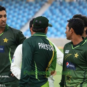 Umar Gul around his teammates