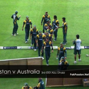 Pakistan team comes off the field at the end of the first innings