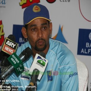 Dilshan looks disappointed after losing the match