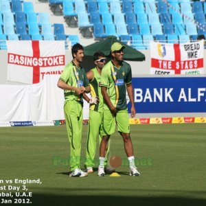 Wahab Riaz and Junaid Khan with Umar Akmal