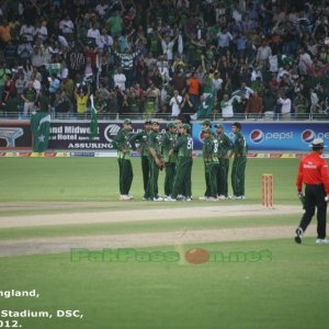 Pakistan celebrate Keiswetter's wicket