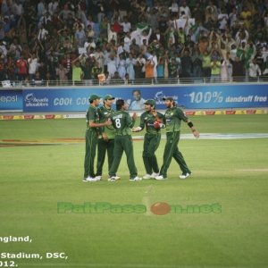 Pakistan celebrate Keiswetter's wicket