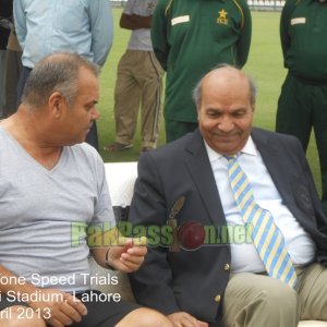Dav Whatmore and Intikhab Alam with participants