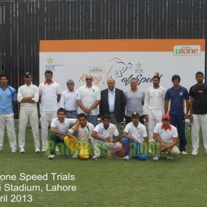 Dav Whatmore and Intikhab Alam with participants