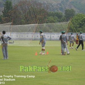 Pakistan players doing fielding drills