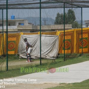 Wahab Riaz batting in the nets