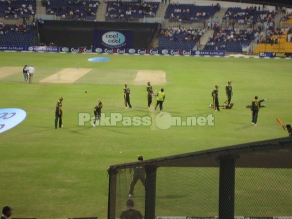 1st ODI: Pakistan vs New Zealand – Abu Dhabi Nov 2009