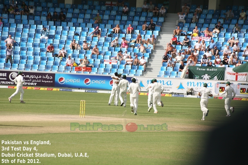 32.3. Pakistan Team Celebration