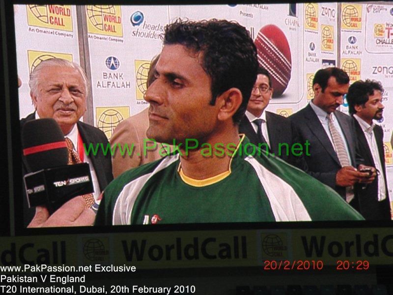 Abdul Razzaq discusses his match winning knock at the presentation ceremony