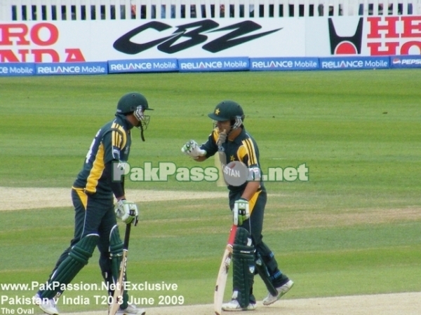 Ahmad Shehzad and Shahzaib Hasan have a brief chat