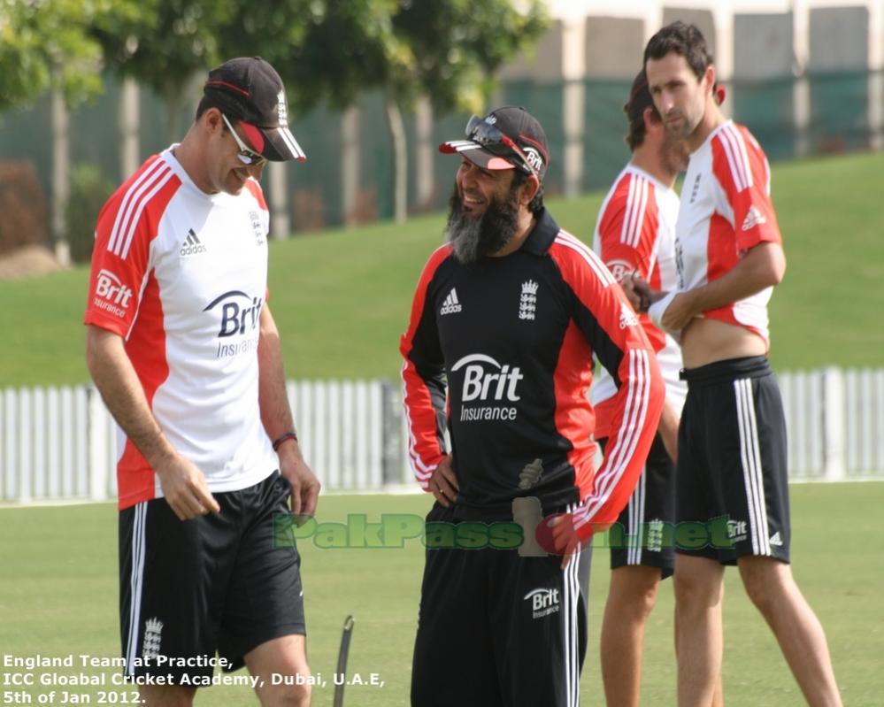 Andrew Strauss with Mushtaq Ahmed