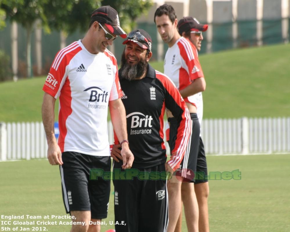 Andrew Strauss with Mushtaq Ahmed