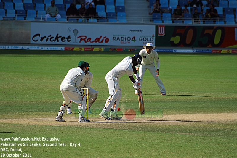 Angelo Mathews holds down the fort