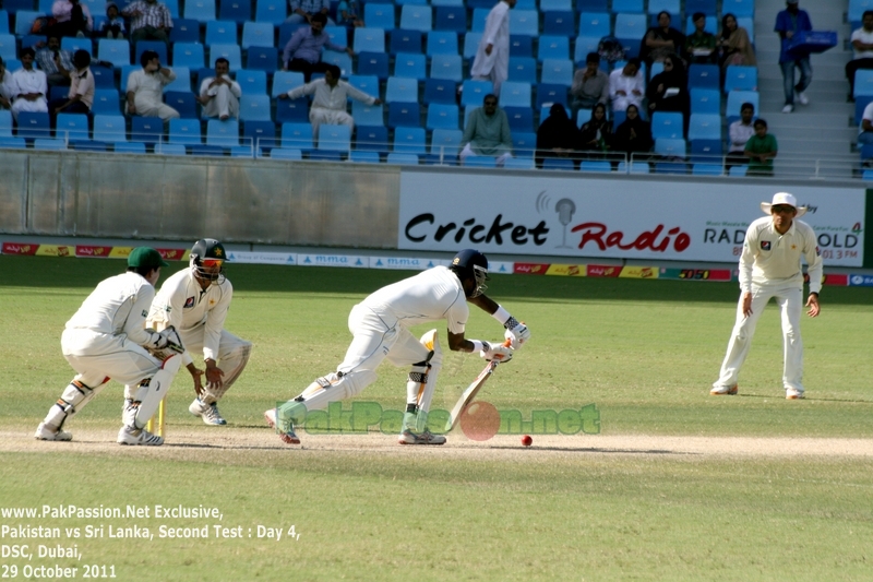 Angelo Mathews shows what forward defence is all about