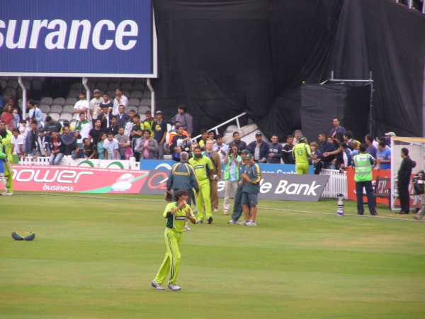 Asif Loosens up at the Oval