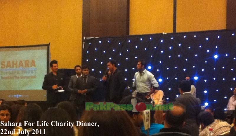 Azhar Mahmood and Wahab Riaz with Abrar Ul Haq