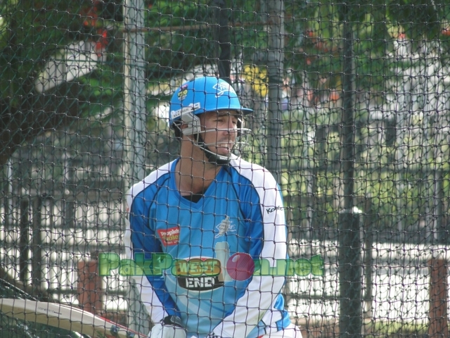 Big Bash: Adelaide Striker Practice Session: 2nd Jan 2012