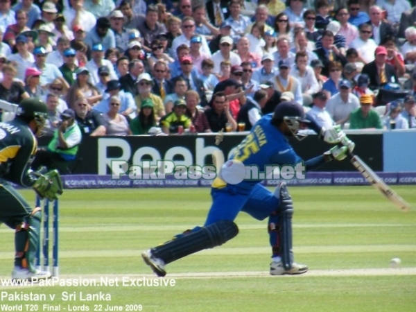 Chamara Silva drives straight down the ground