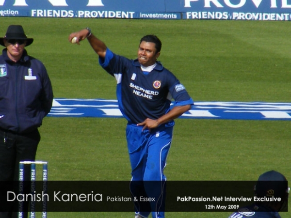 Danish Kaneria in action for Essex May 2009