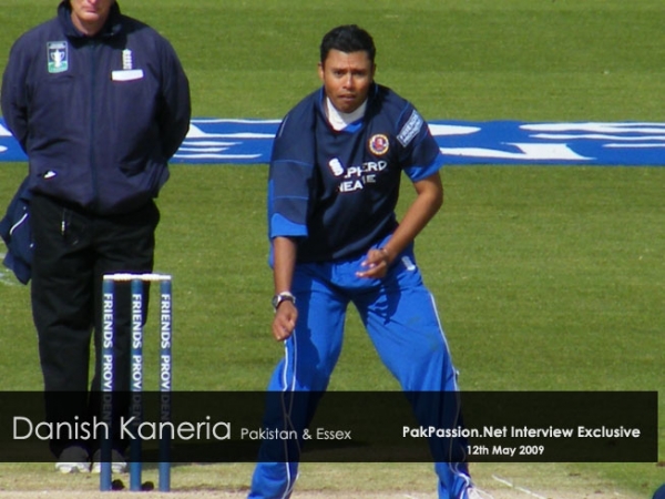 Danish Kaneria in action for Essex May 2009