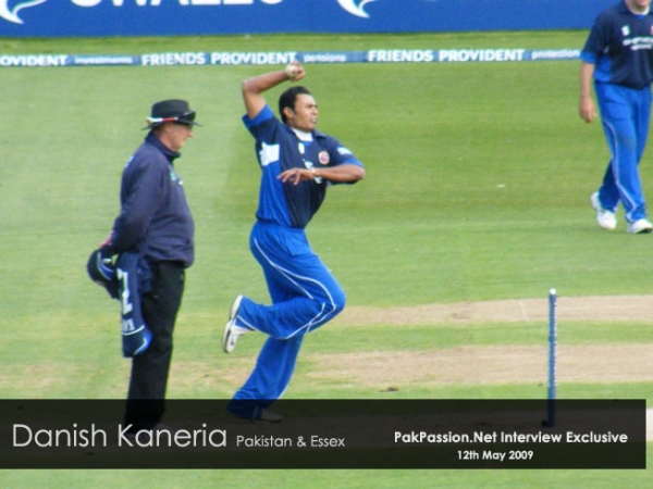 Danish Kaneria in action for Essex May 2009