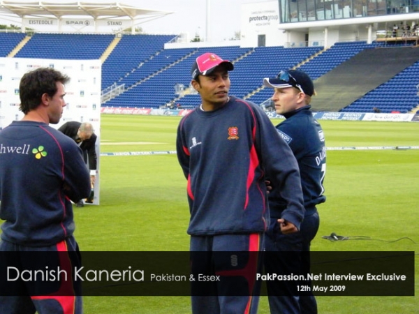 Danish Kaneria in action for Essex May 2009