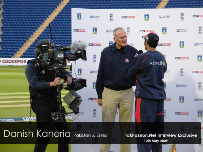 Danish Kaneria in action for Essex May 2009