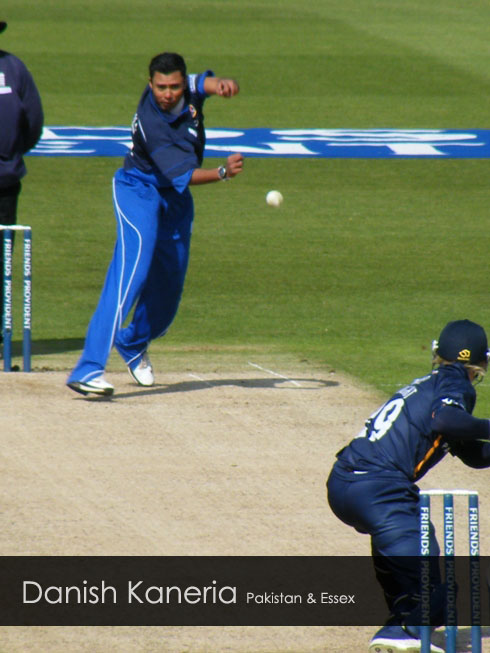 Danish Kaneria in action for Essex May 2009