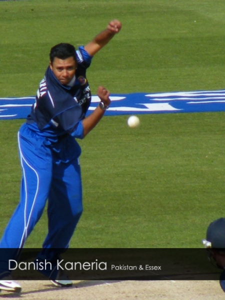 Danish Kaneria in action for Essex May 2009