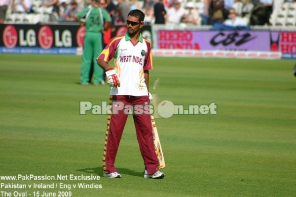 Dinesh Ramdin doing some batting practice