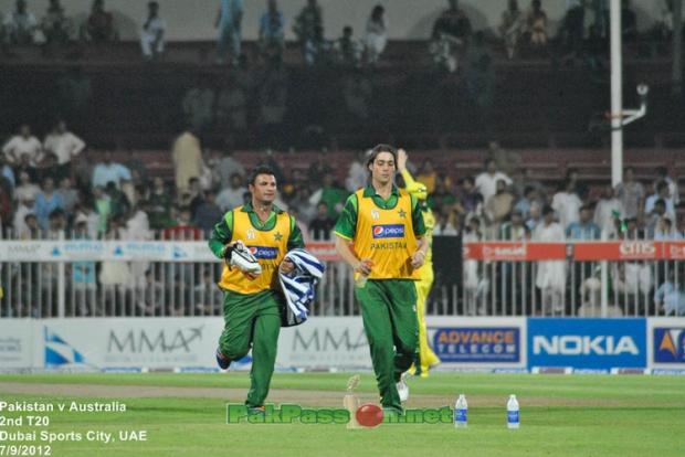 Imran Farhat during drinks break