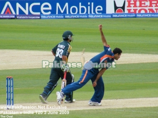 Irfan Pathan in his delivery stride