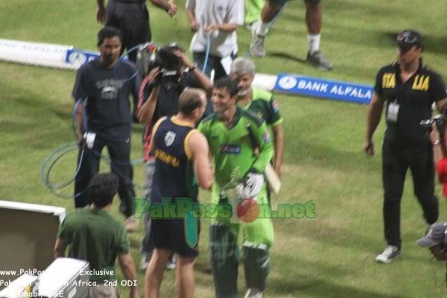 Jacques Kallis and Abdul Razzaq