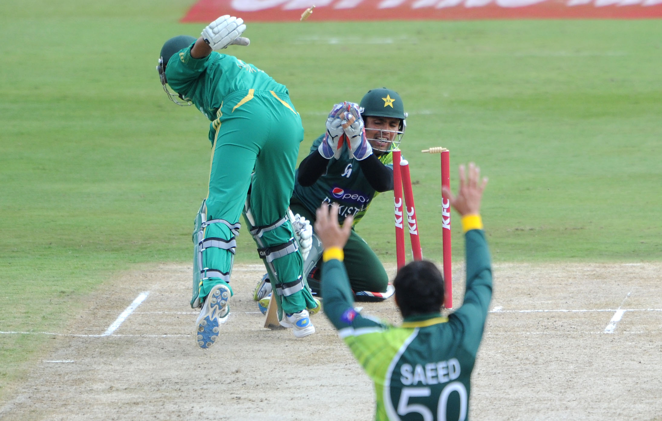 Kamran Akmal; attempts a run out