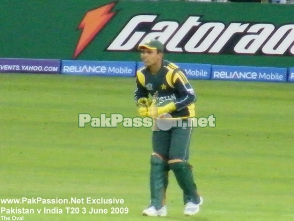 Kamran Akmal wicketkeeping