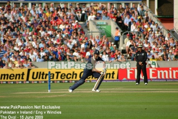 Kevin Pietersen guides one through the point region