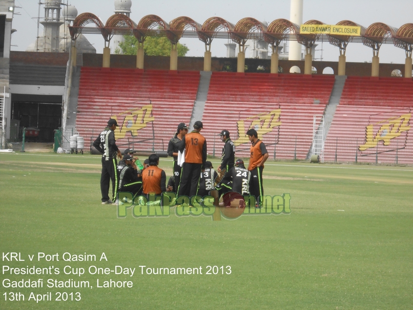 KRL team huddle together during drinks break