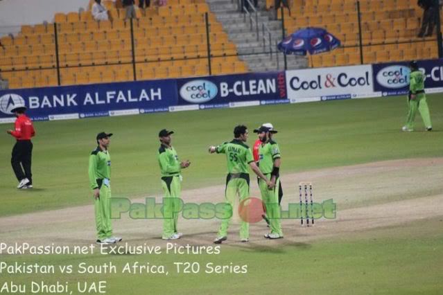 Misbah Ul Haq, Shoaib Akhtar and Umar Gul with Shahid Afridi