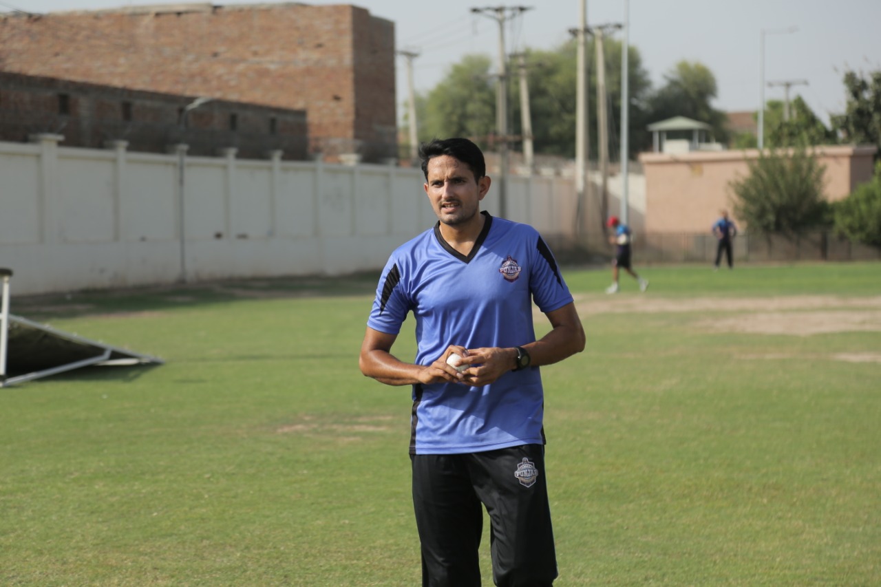 Mohammad Abbas practicing in training