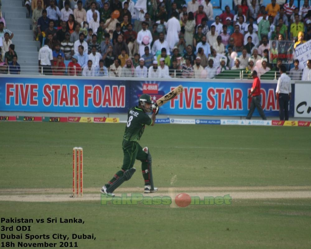 Mohammad Hafeez batting