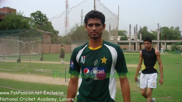 Mohammad Talha (Junaid Khan in the background)