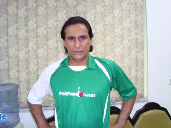 MohsinKamalgreenshirt