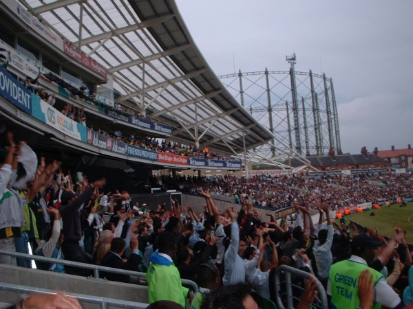 Pak Fans in Good Form